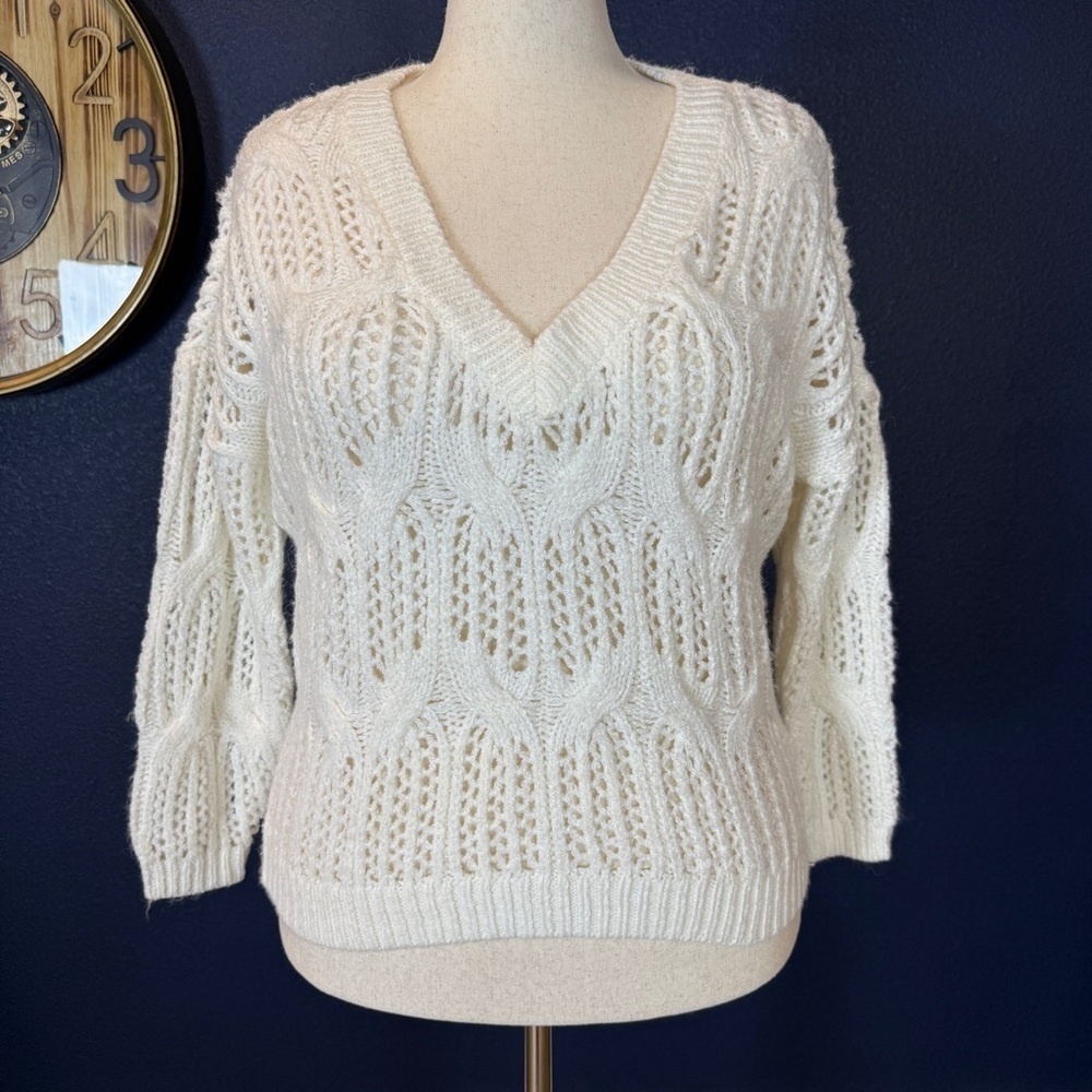 White House Black Market Winter White V-Neck Crochet Knit Sweater | Size Medium